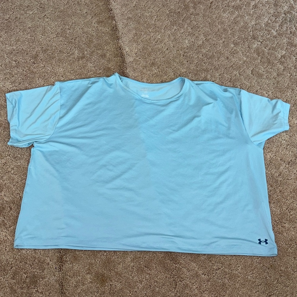 Under Armour Top Size 2X Women’s Athletic Crop Shirt
